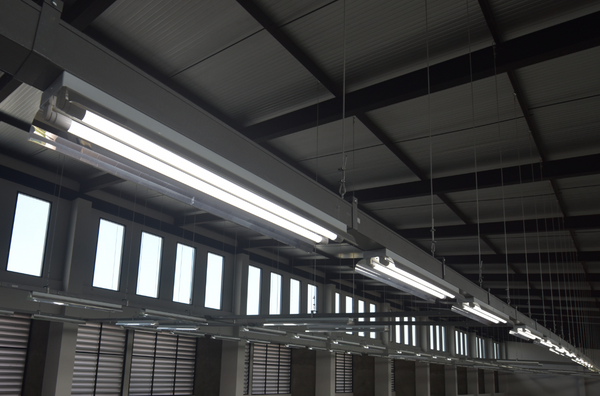 How to Select the Right Commercial LED Strip Light Fixtures for Your Project